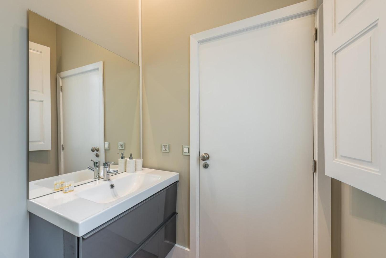 Guestready - Theater Manor Apartment Porto Exterior photo